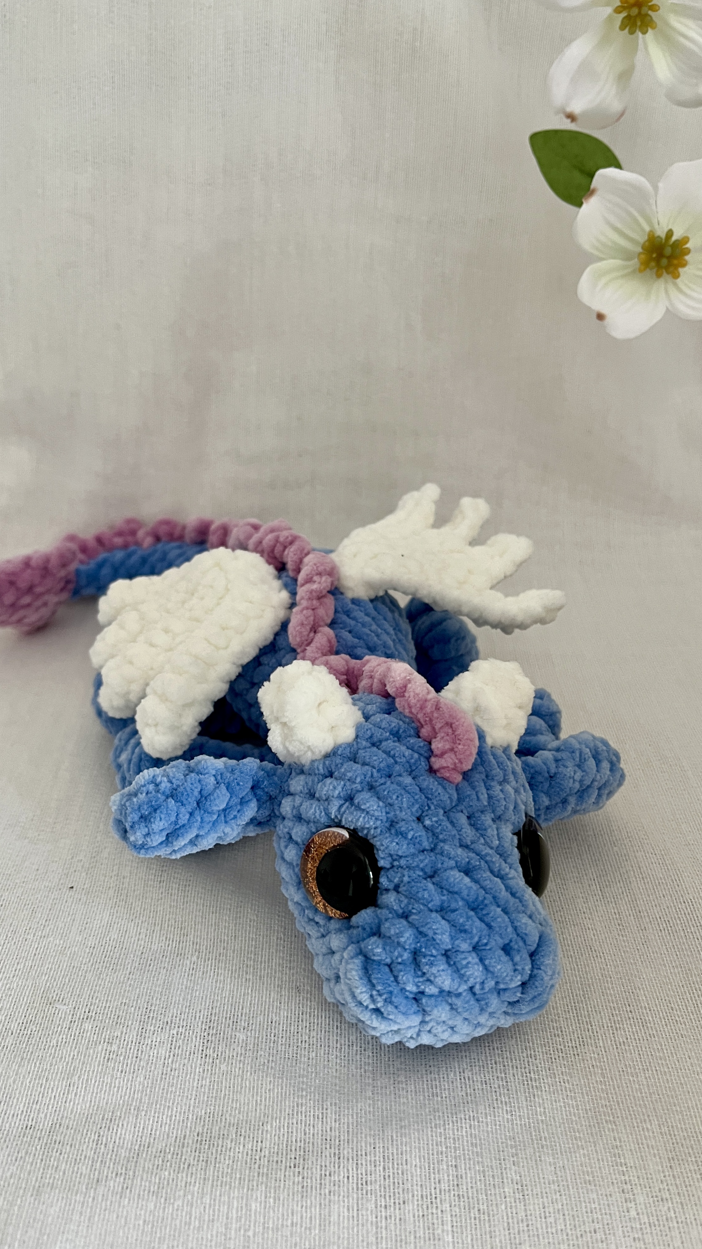 Horgolt kék sárkány