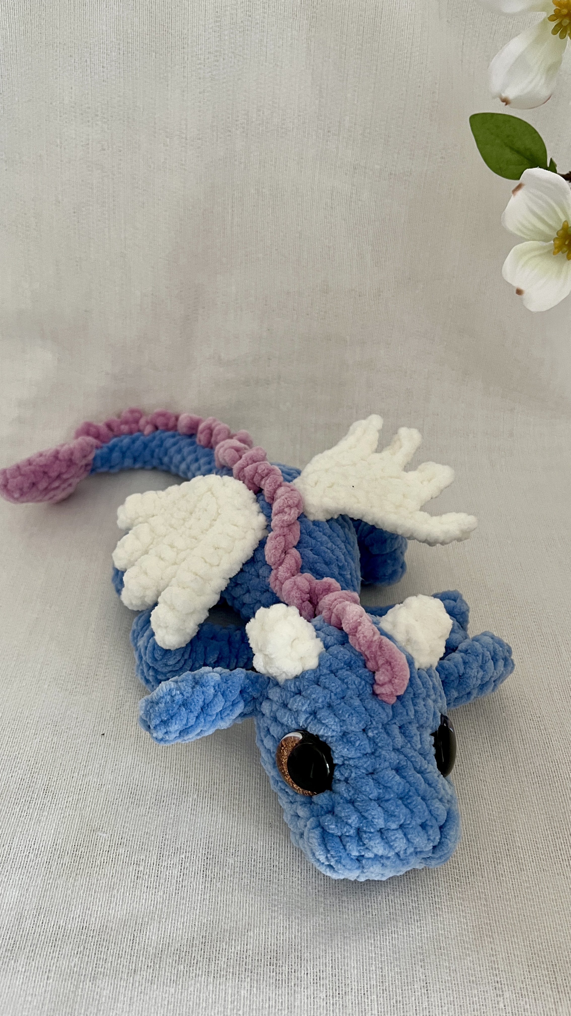 Horgolt kék sárkány részlet